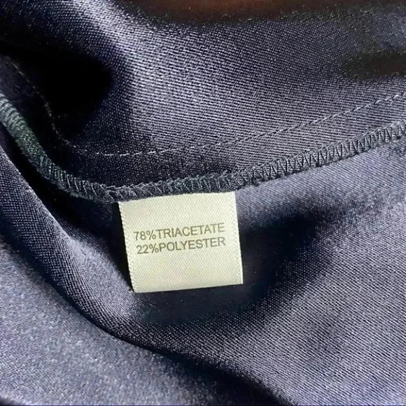 St.John Caviar Collection Liquid Satin Top - Picture 5 of 8